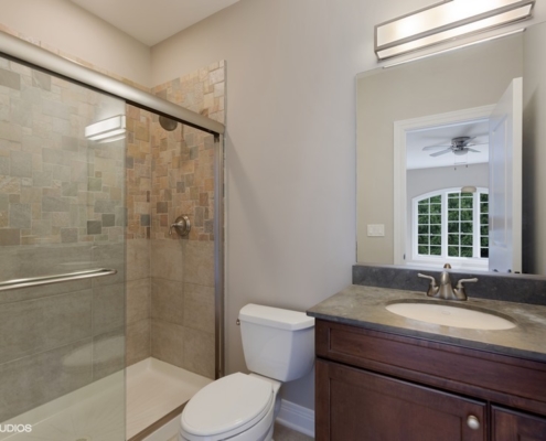502-Hannah-Bathroom